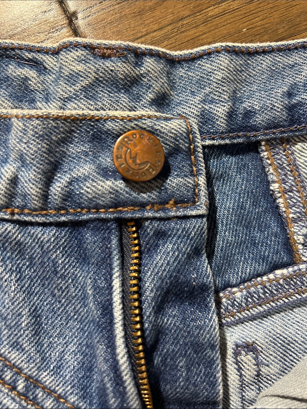 ROCKIES Light Blue High-Waist Studded Cuffed Denim Shorts - Picture 5 of 9